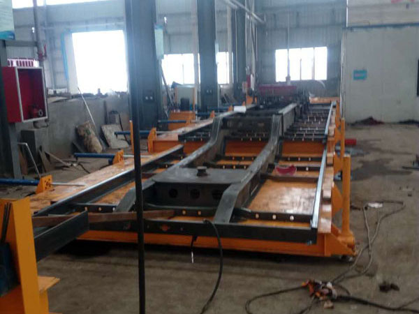 通称封边梁工装