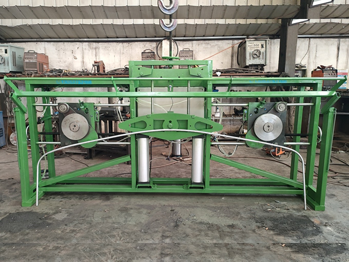 可加宽式篷布杆机